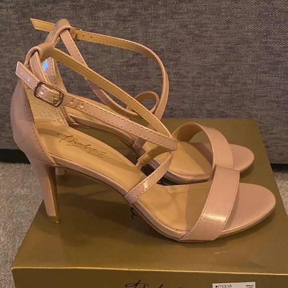 Thalia Sodi Nude Strappy Heels - Picture 6 of 6